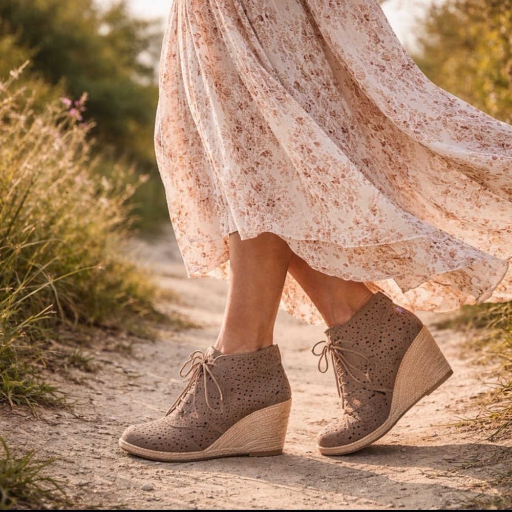 TOMS Taupe Suede Perforated Wedge Booties Size 8 NWT Boho